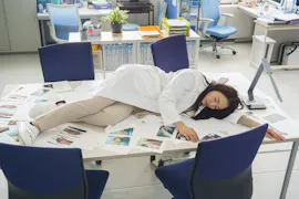 『女王の法医学 ~屍活師~2』仲間由紀恵×松村北斗